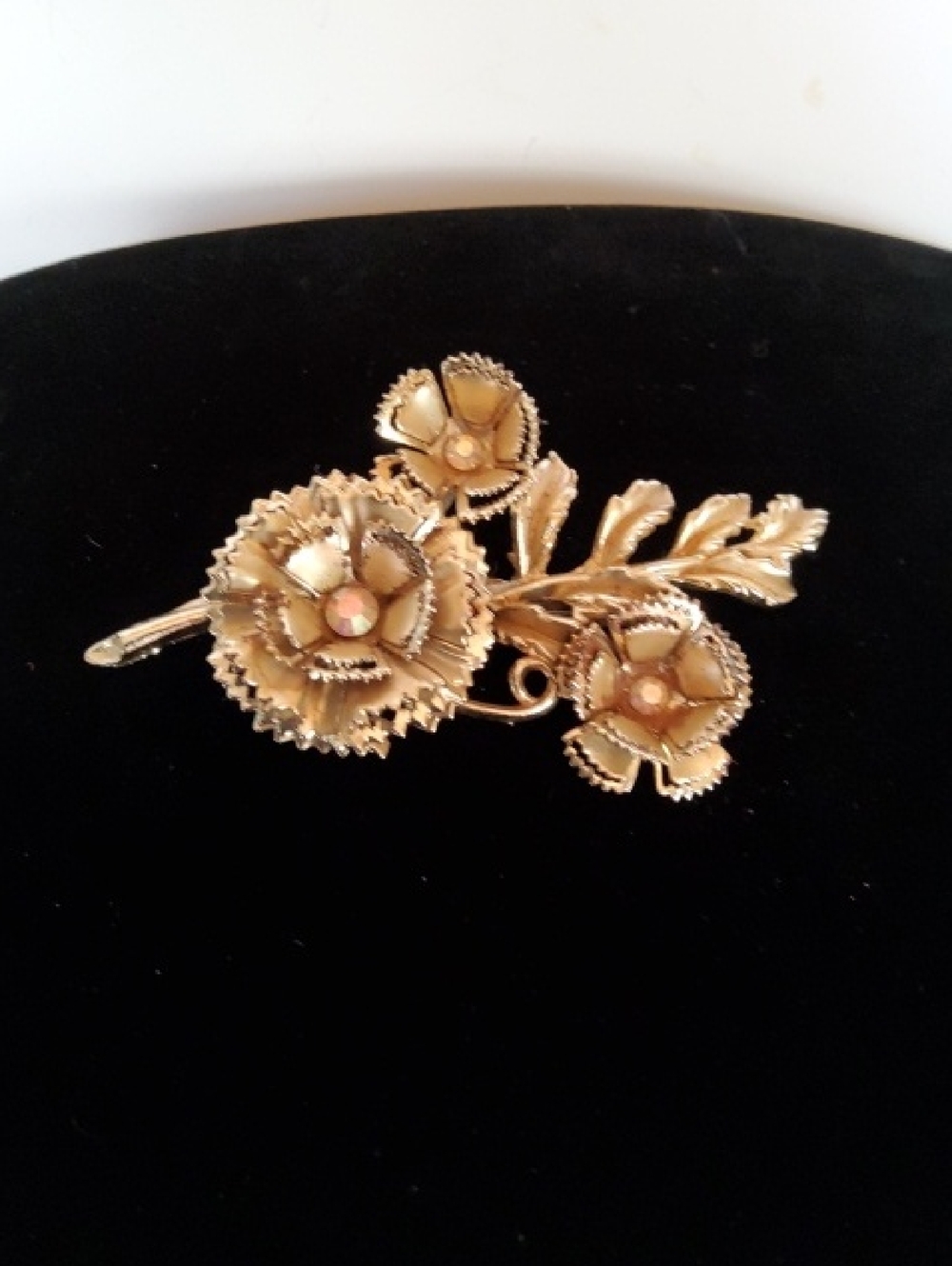 Vintage Floral Goldtone Texture Brooch.
